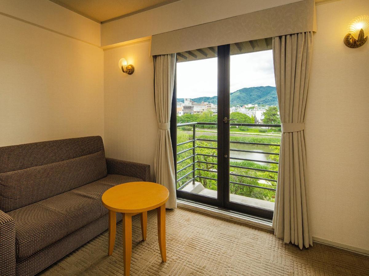 Hotel Diamond Society